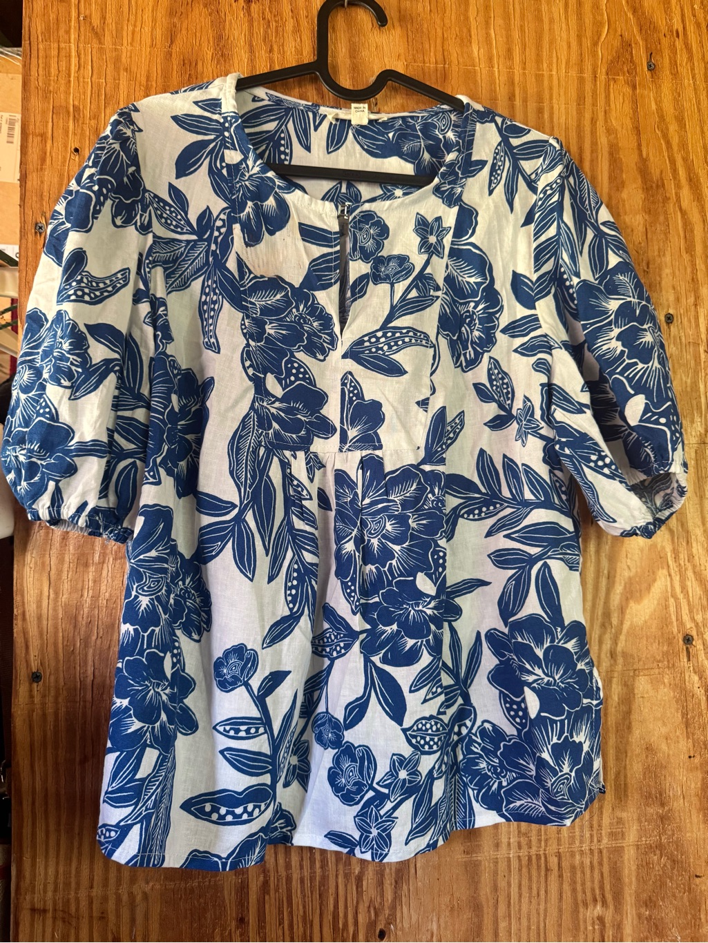 Christian Siriano Navy & White Floral Button-Front Top